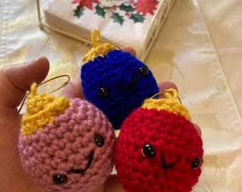 Christmas bauble tree decoration with smiley face