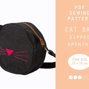 Puede incluir: Un patr&oacute;n de costura PDF para una bolsa negra con forma de gato con una abertura con cremallera. La bolsa mide 15 cm por 15 cm. El patr&oacute;n incluye instrucciones para hacer la bolsa.