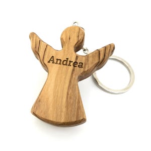 diamamdi Dein persönlicher Schutzengel | Handschmeichler aus Olivenholz mit Gravur | Geschenk für Lieblingsmensch | Geschenk zur Taufe