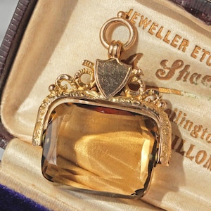 Antique citrine spinning fob seal pendant, in 9 carat gold