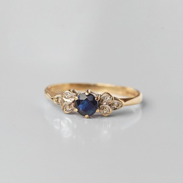 Vintage sapphire & diamond cluster ring, in 9 carat gold