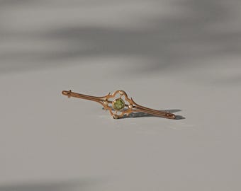 Antique victorian seed pearl & peridot brooch, in 9 carat gold