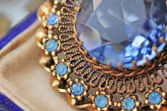 Vintage aquamarine blue glass filigree brooch, wi… - image 8