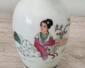 Famille Rose Vase: Chinese Porcelain Woman in Landscape