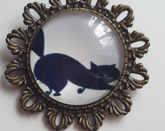 Vintage Golden Sun Cat Brooch: 1980s Metal Pin