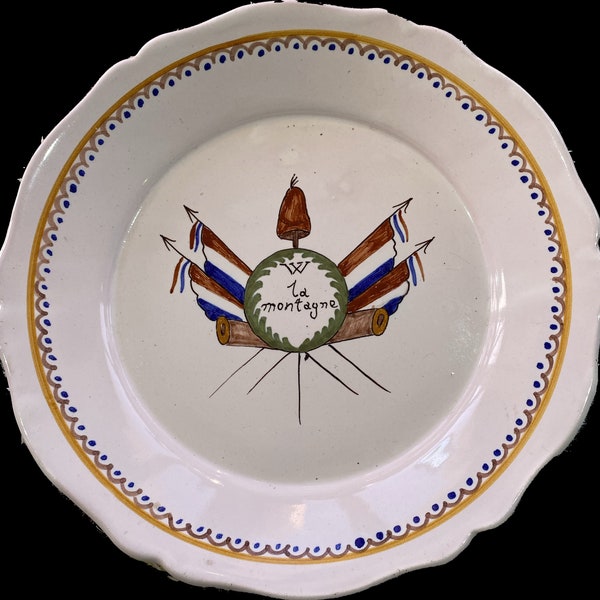 Assiette en faïence de Nevers du XXe siècle France antiquités, Home Decor, Vintage, Retro Home Deco, Retro, Monuments, VENTE