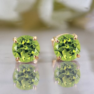 Round Peridot Earrings, Birthstone Jewelry, Green Gemstone Studs, Dainty Earrings, Peridot Jewelry, Women&#39;s Everyday Studs, Gift For Mother