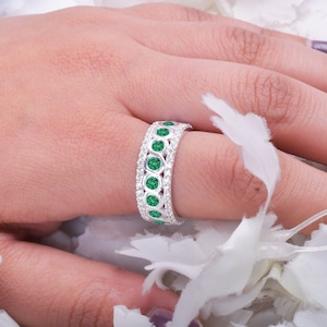 Green Emerald 14K White Gold Wedding Band Ring, Anniversary Gift For Her Women, Emerald Round Twist Ring, Moissanite Cluster Ring, Jewelry