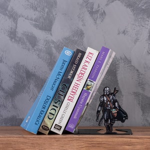 Mandalorian Metal Bookend, May The Force Be With You ,Star Wars Metal Bookend, Bounty Hunter, Decorative Bookends, Metal Decor, Beskar Armor image 1