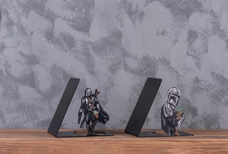 Mandalorian Metal Bookend, May The Force Be With You ,Star Wars Metal Bookend, Bounty Hunter, Decorative Bookends, Metal Decor, Beskar Armor image 2