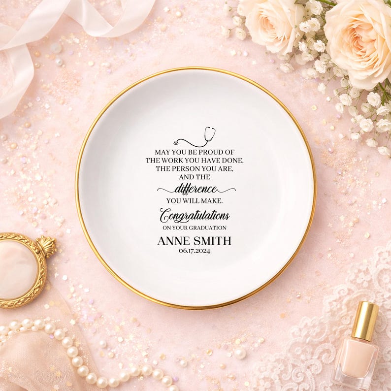 Plato de joyería personalizado para graduación de enfermería, plato para anillos de graduación de enfermería, regalo personalizado para enfermeras graduadas, bandeja de cerámica "Que estés orgulloso" imagen 2
