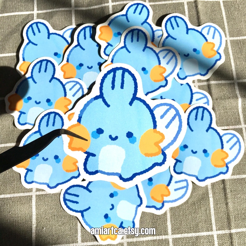 Adesivo de vinil kawaii de Pokémon | Jigglypuff, Mimikyu, Rowlet, Mew, Snorlax | Adesivo à prova d'água para laptop, caderno, Kindle, bullet journal, garrafa de água Mudkip