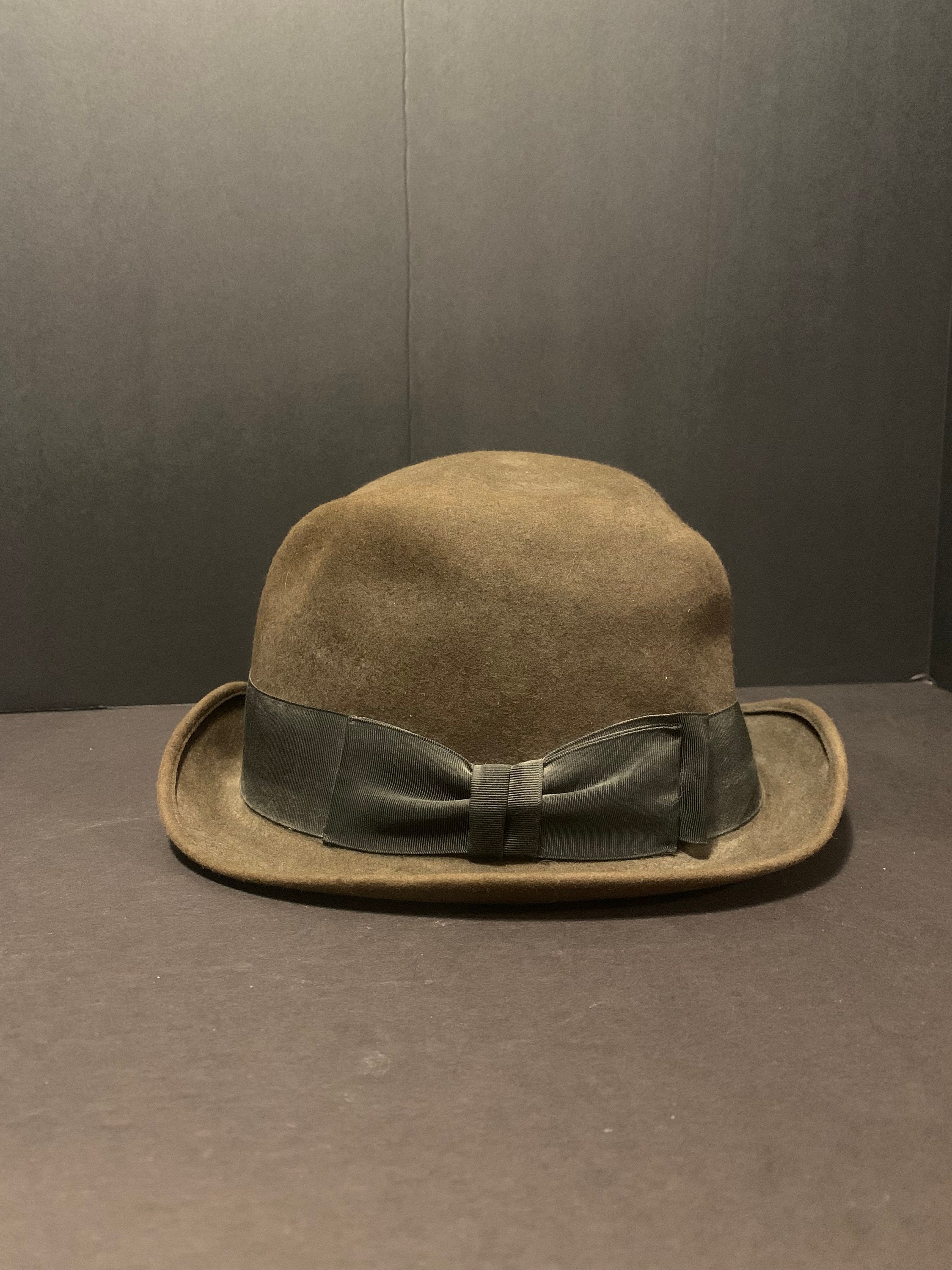 Stylish Vintage Peach Felt Hat with Ribbon - Marshall Fields Vintage Marshall Fields Hat with Feather Musketeers. For  main image 3