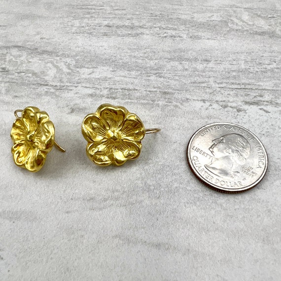 Vintage Floral Earrings 18k Yellow Gold - image 6