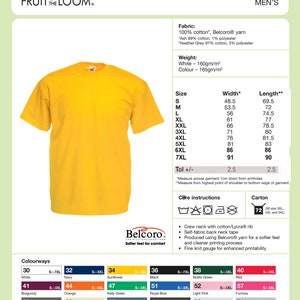 Może przedstawiać: Ż&oacute;łta koszulka z logo Fruit of the Loom i tekstem "Valueweight T-Shirt" oraz "61-036-0 Men's". Koszulka jest wykonana ze 100% bawełny Belcoro. Tabela rozmiar&oacute;w pokazuje szerokość i długość koszulki w centymetrach. Instrukcje pielęgnacji obejmują pranie, wybielanie, suszenie i prasowanie. Karta kolor&oacute;w przedstawia r&oacute;żne kolory koszulki.