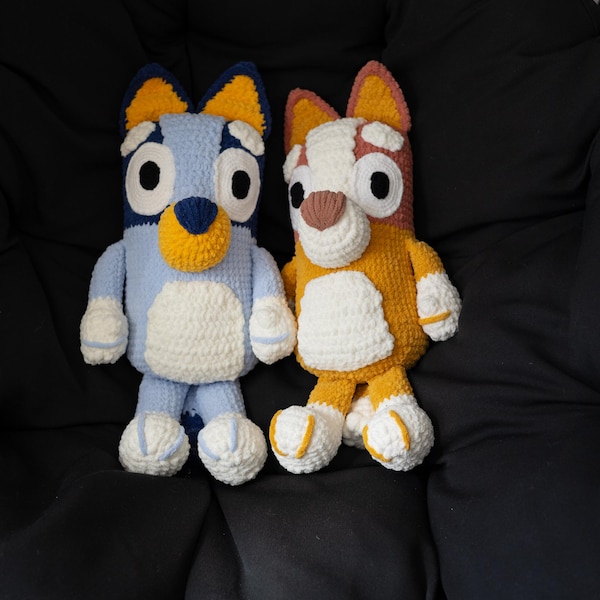 Peluches de ganchillo extra grandes de perro Heeler azul y rojo