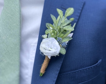 Navy Blue + White Eucalyptus Boutonniere, Magnetic Mens Wedding Boutonniere, Dark Blue Groom Boutonniere, Baby Breath Wildflower Boutonniere