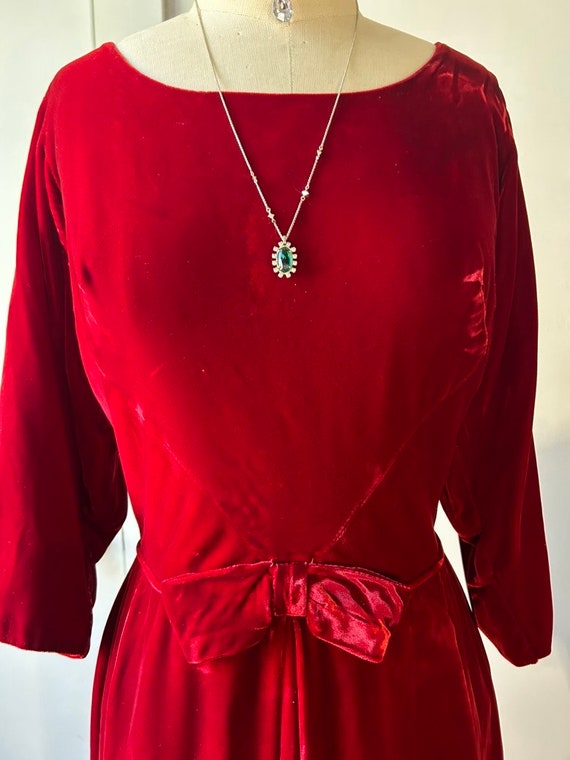 Vintage Red Velvet Dress Perfect for Your Upcomin… - image 3