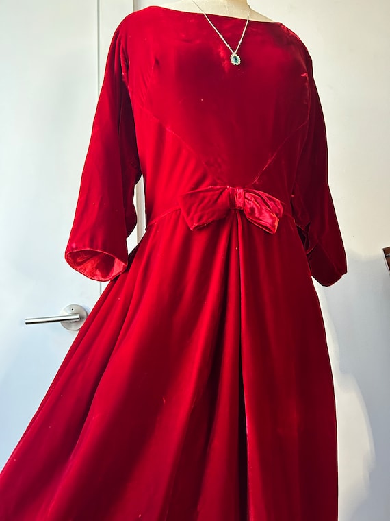 Vintage Red Velvet Dress Perfect for Your Upcomin… - image 2