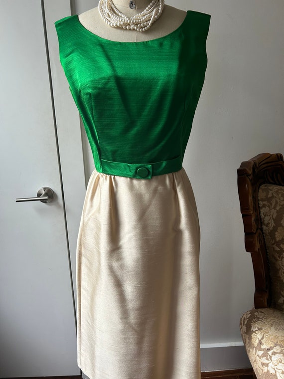 1960s Elegant Green and Cream Dress Perfect for a… - image 2
