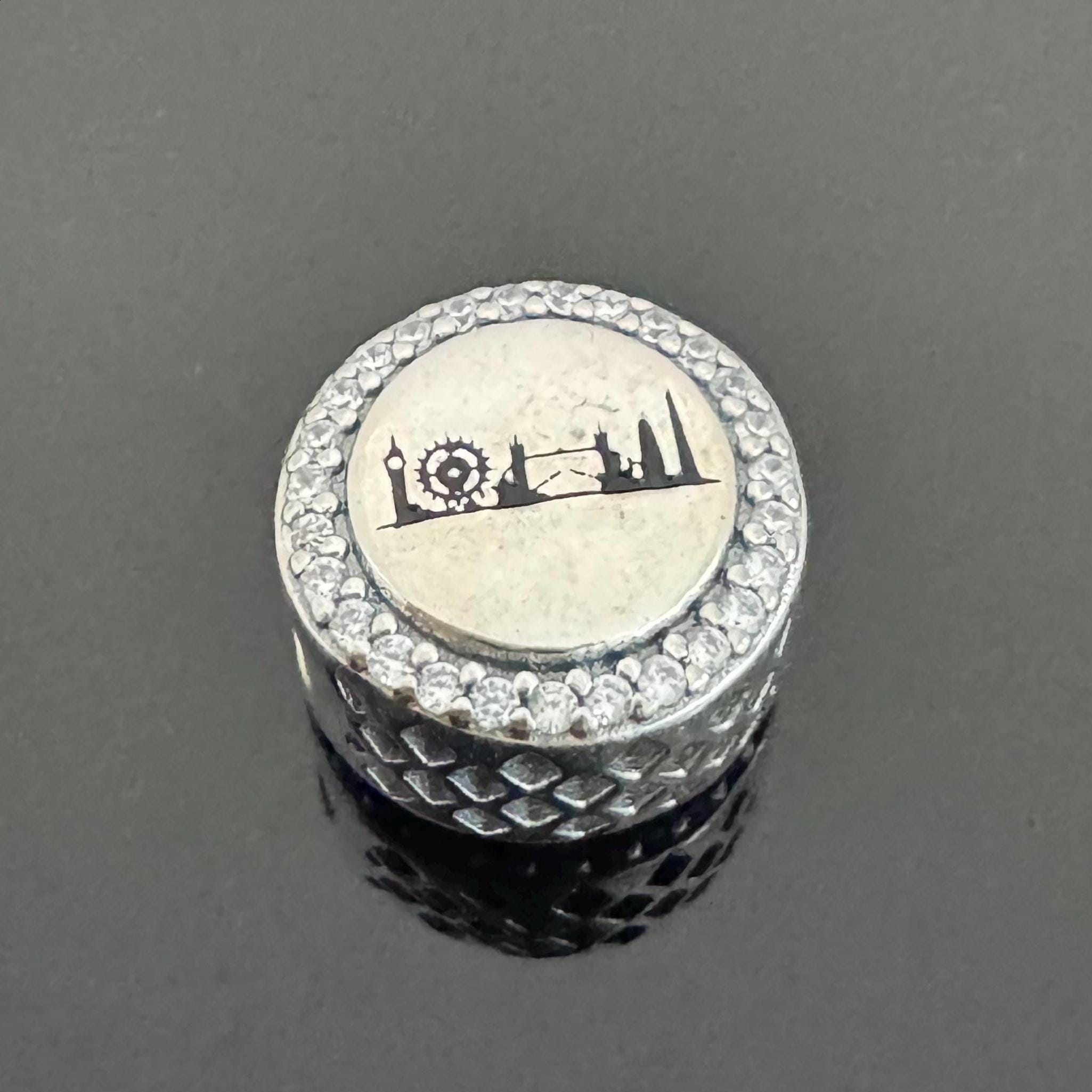 London pandora charm - Etsy 日本