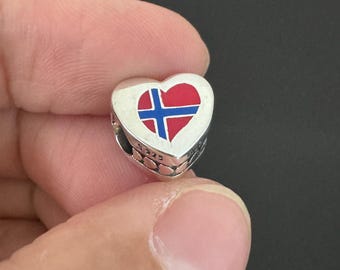 Pandora Norway Flag Heart Charm: Travel Souvenir