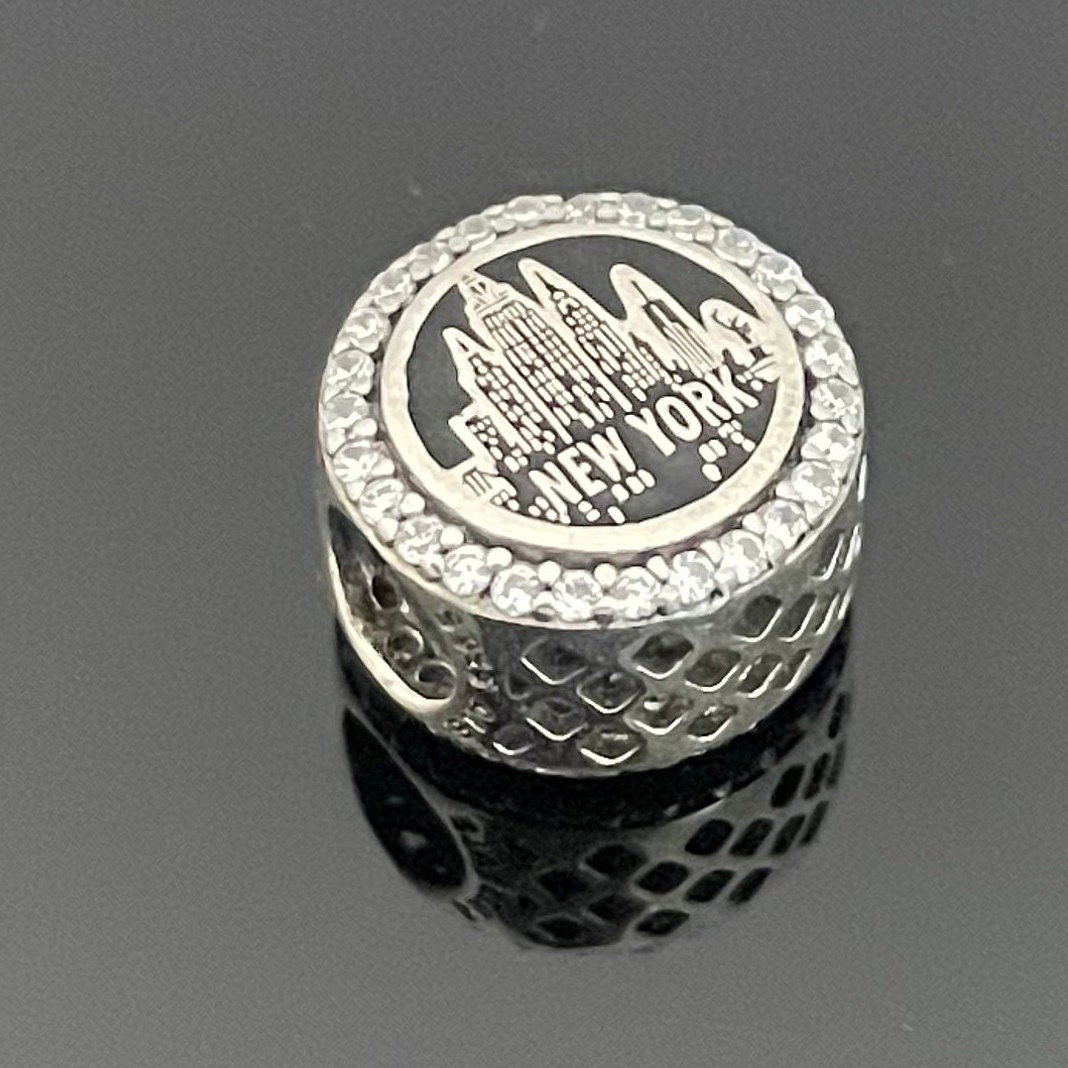 Pandora ニューヨーク限定　パンドラチャーム　海外限定 パンドラ ニューヨーク限定 チャームブレスレット シルバー925 ALE