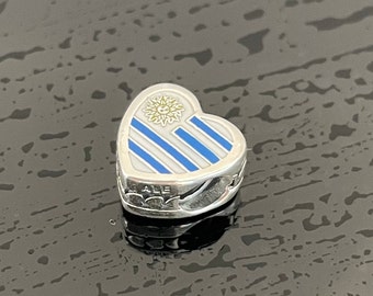 Charm colgante con la bandera de Uruguay de Pandora, dije de corazón, joyería 925, regalo para ella, regalos de Navidad, dije de viaje a la playa.