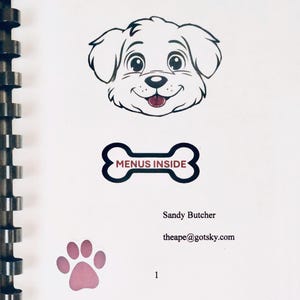 以下が含まれることがあります： 「PAWS FOR FOOD」というタイトルの白い本で、表紙には漫画の犬が描かれています。本には「MENUS INSIDE」と書かれた骨の形をしたステッカーも貼られています。この本は、サンディ・ブッチャーとtheape@gotsky.comによって書かれました。ページ番号の1はページの下部に表示されています。