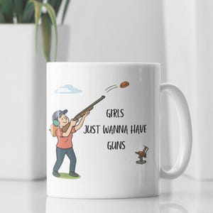 Ladies Clay Shooting Mug – 11oz Cartoon Female Shooter – Fun Gift for Clay Pigeon Shooters & Trap Enthusiasts