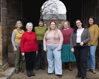 Staffin-breipatroon: getextureerde raglantrui, vest en vest (maten 1-13)