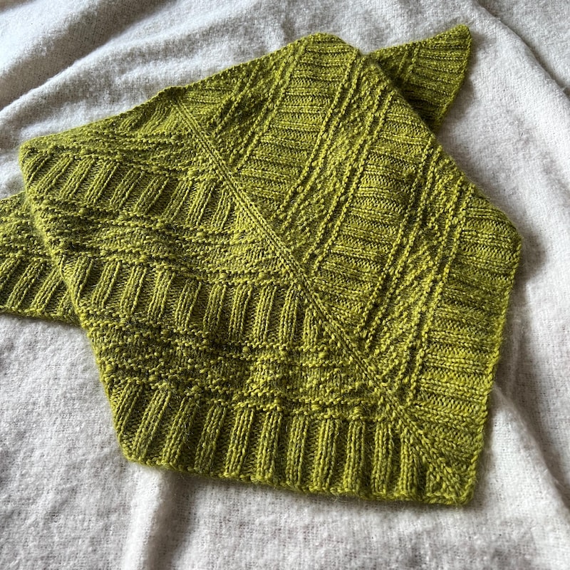 Corran Cardigan Pattern TheCreabeaDesigns - Etsy
