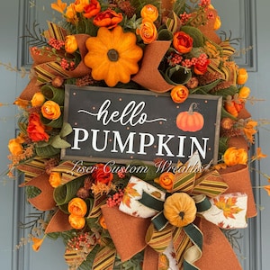 Couronne d'automne citrouille bonjour pour porte d'entrée, couronne d'automne faite main avec citrouilles, fleurs et noeud, couronne en filet pour Thanksgiving, couronne de porte automne