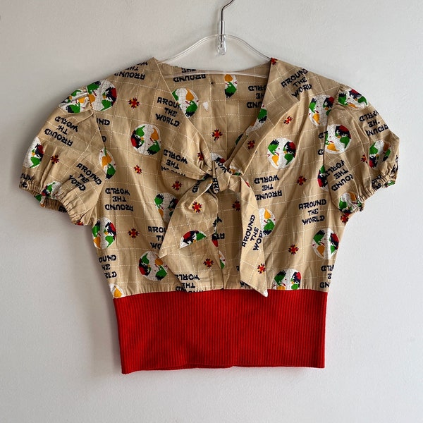 Vintage 1950s 60s Novelty Print Crop Top in red and beige, Rockabilly Draped Bow Neckline, Summer Vacation Holiday Union Made In USA Sz S/M