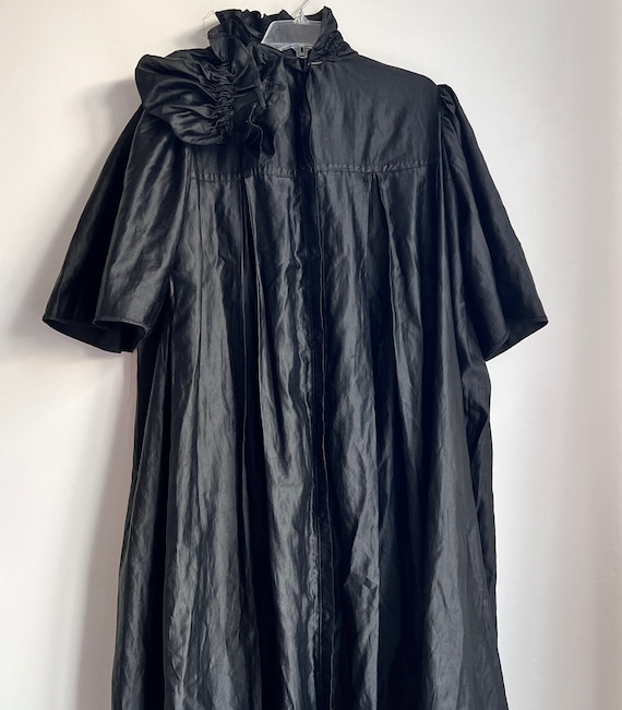 Antique Victorian black silk long cape with pleat… - image 1