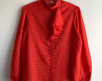 Chemisier boutonné carré rouge vif et doré vintage, chemise de style secrétaire preppy à col montant féminin de fabrication suisse à manches longues