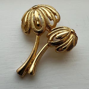 Vintage Tropical Palm Tree Gold Tone Pin Brooch, Summer Outfit Accessories, Maritime Island Luxe Aesthetic, Seaside Holiday Birthday Gift, L