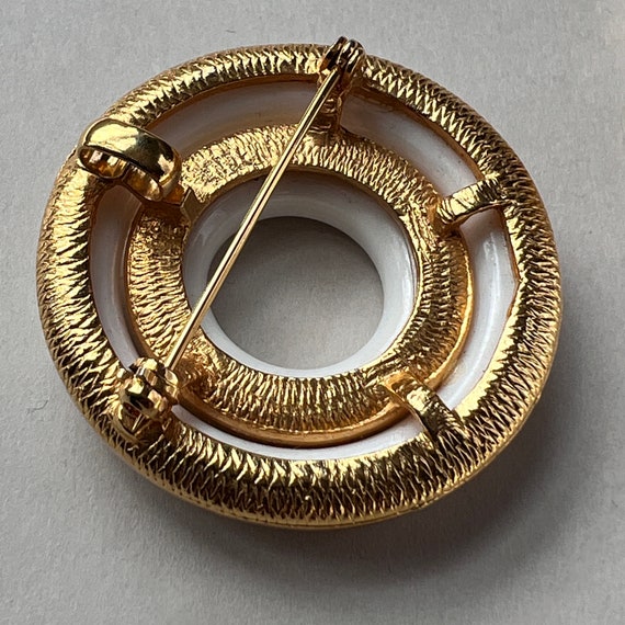 Vintage White and Gold Tone circular Pendant and … - image 3