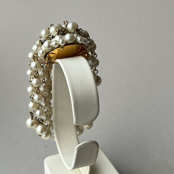1950s Faux Pearl Ivory Gold Tone Waterfall Brooch… - image 5