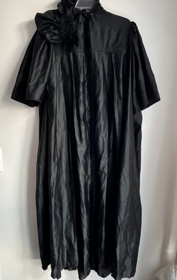 Antique Victorian black silk long cape with pleat… - image 2