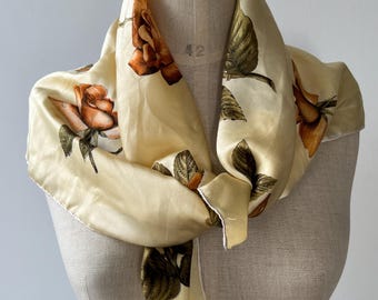 Bufanda de seda vintage amarillo claro con estampado floral de flores naranjas / Bufanda para la cabeza, bufanda de verano para el cuello, estilo boho maximalista, grandmacore, cottagecore