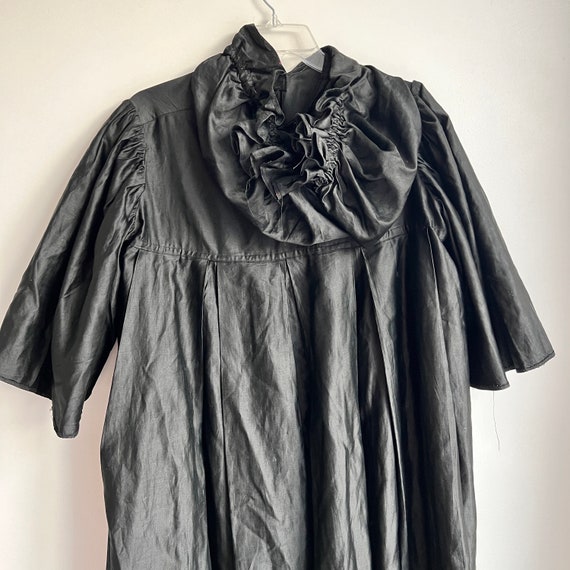 Antique Victorian black silk long cape with pleat… - image 10
