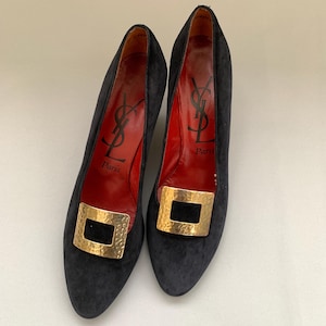Vintage Yves Saint Laurent Black Suede Leather Shoes Pointed Toe Kitten Heels Hammered Gold Metal Accent, YSL Classic Heels EU39 US8.5 UK6.5