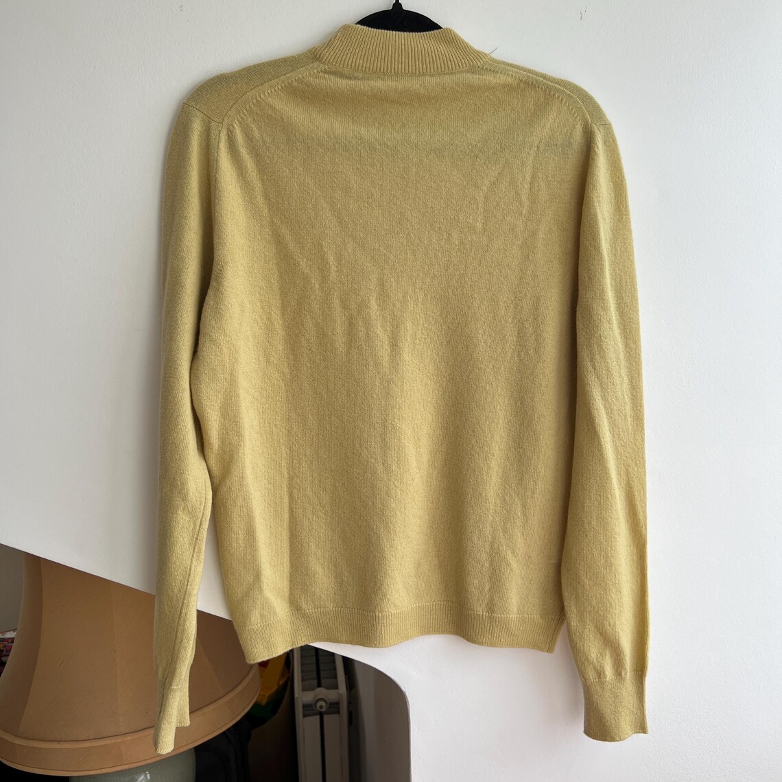 Vintage Pringle of Scotland 100% Wool in Butter Yellow Jumper, Knitwear, Minimalist Classic  Quality Pullover Sweater NWT Sz S/ 36, foto 2 di 5