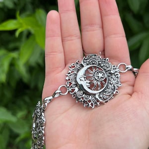 Metal Crescent Moon and Sun Belt, Vintage Vibe Costume Jewelry, Waist Chain Belt, Fairy Core Celestial Design Belt, Sun Moon Metal Belt