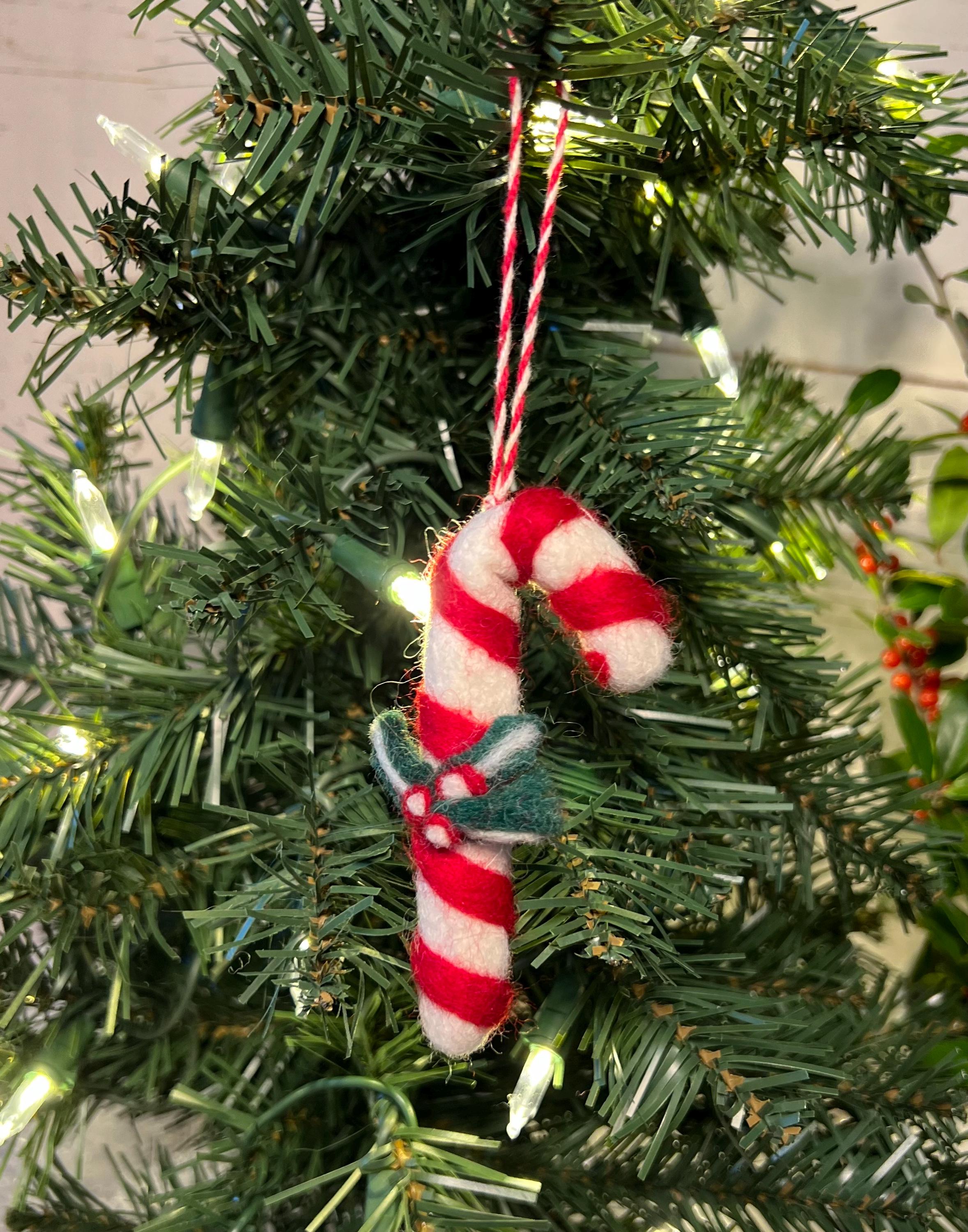 キャンディケインフェルトオーナメント、手作りクリスマスギフト 