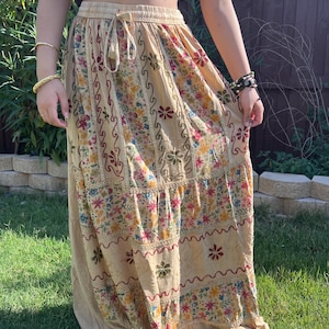 Vintage-stil Boho Hippie Broderad Kjol, Nyckfull Cottage Core Fairy Vibe Böljande Lång Maxikjol, Estetisk Blommig Patchwork