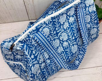 Grand sac de week-end, sac de voyage en tissu matelassé, sac de voyage fait main, sac en tissu à fleurs, cadeau fait main, cadeau éthique