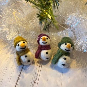 Handmade Snowman Christmas Ornament Set, Handmade Xmas Gift, Felt Xmas Charm, Felted Wool Christmas Decoration, Xmas Tree Decor,Felt Animal