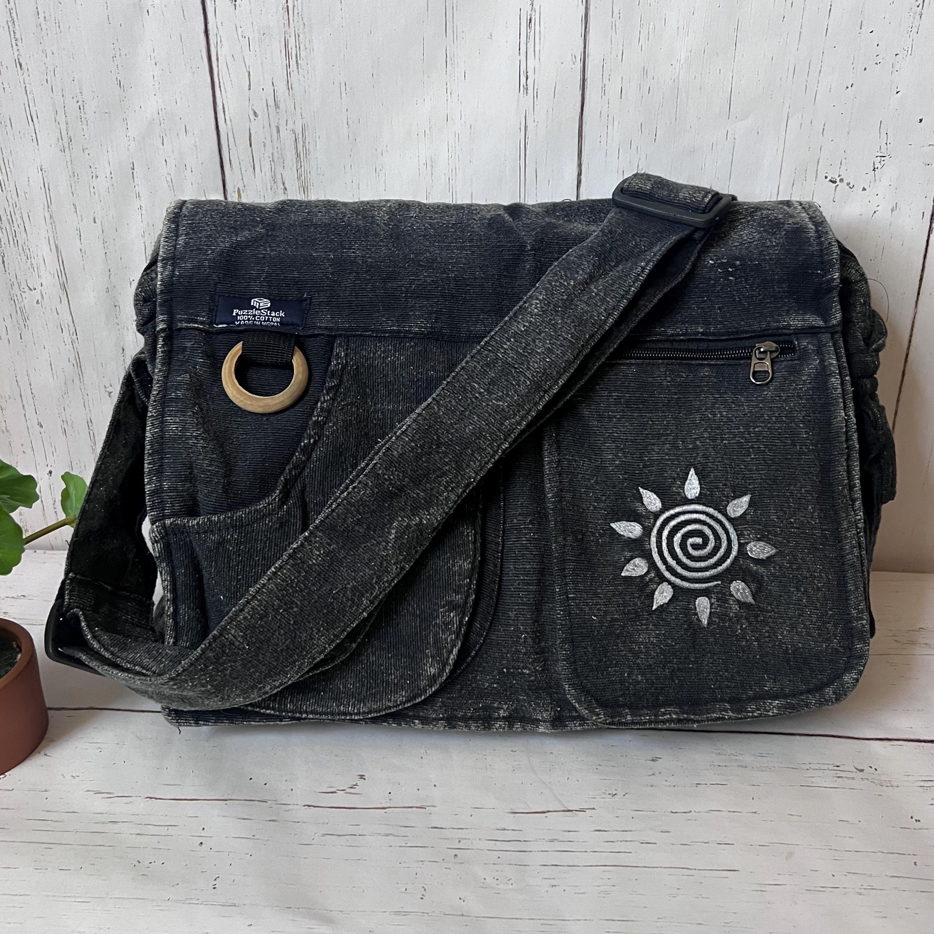 ブラックストーンウォッシュ刺繍メッセンジャーバッグ、ユニセックス